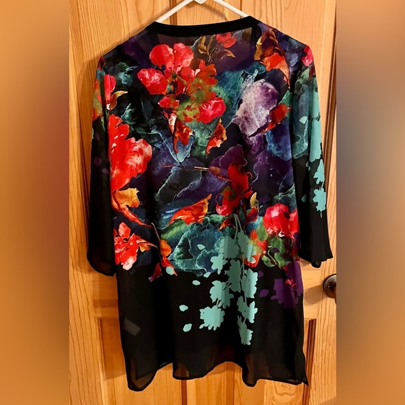 Soft Surroundings Black and Abstract Design 3/4 Sleeve Whimsigoth Size PM Retro - Picture 9 of 15